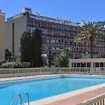 Lovely With Pool By The Sea *