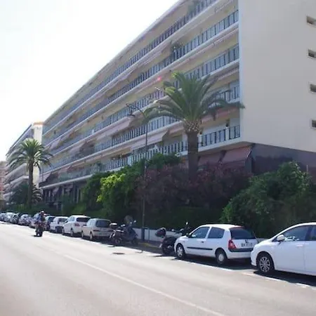 Appartement Lovely With Pool By The Sea