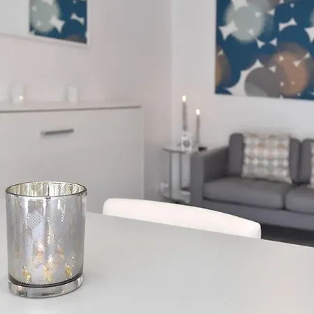 Lovely With Pool By The Sea *