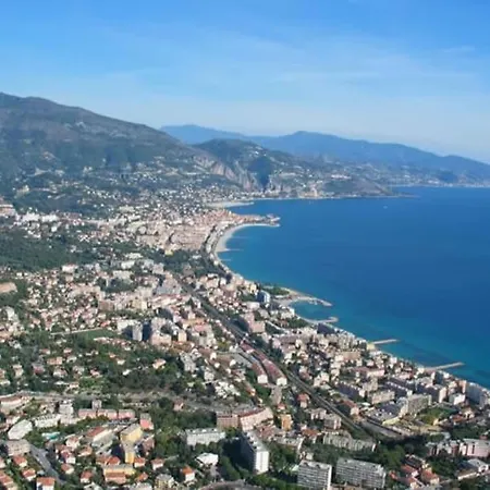 Lovely With Pool By The Sea *