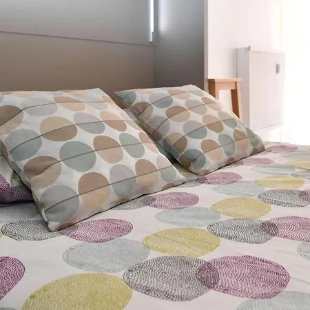 Lovely With Pool By The Sea Daire