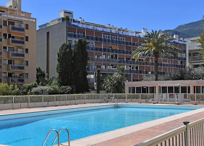 Lovely With Pool By The Sea *